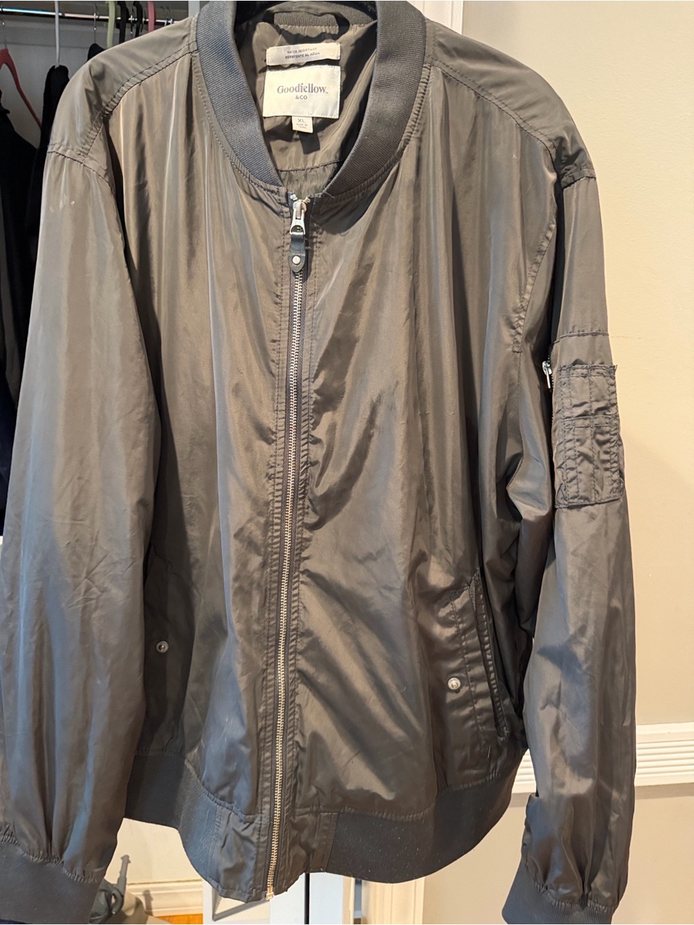 Men's Xl Goodfellow gray light bomber style jacket